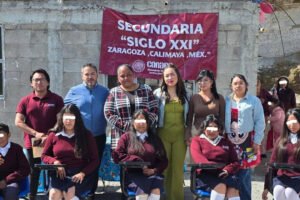 Entregan 50 pupitres a secundaria de Las Jarillas en Calimaya