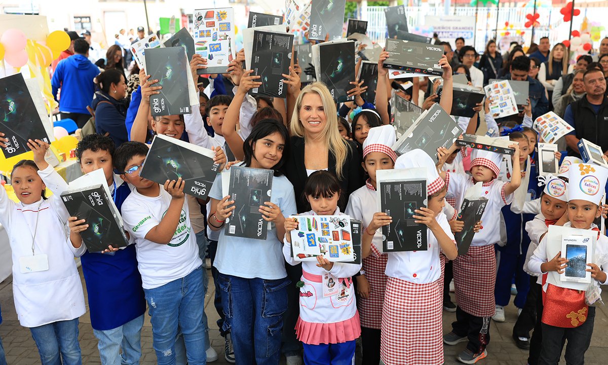 Premian en Huixquilucan emprendimientos de estudiantes
