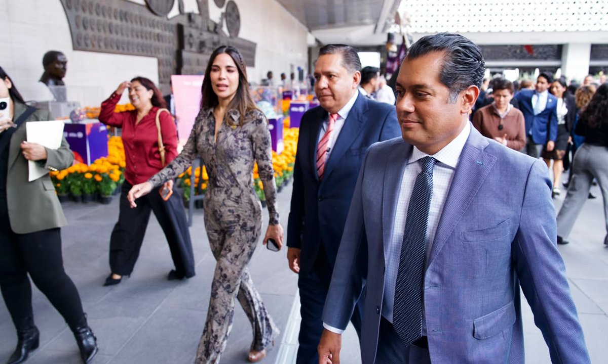 Ricardo Moreno presenta el Alfeñique de Toluca en Palacio Legislativo