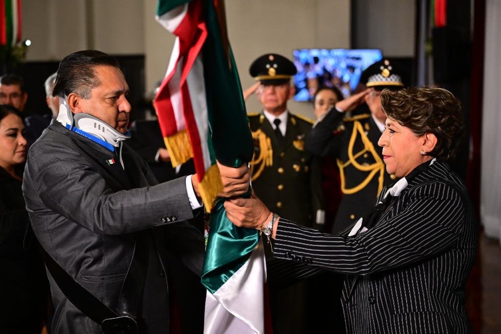 preside traslado bandera