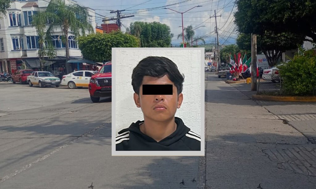 Terror en carretera: joven lanza ponchallantas contra patrullas.