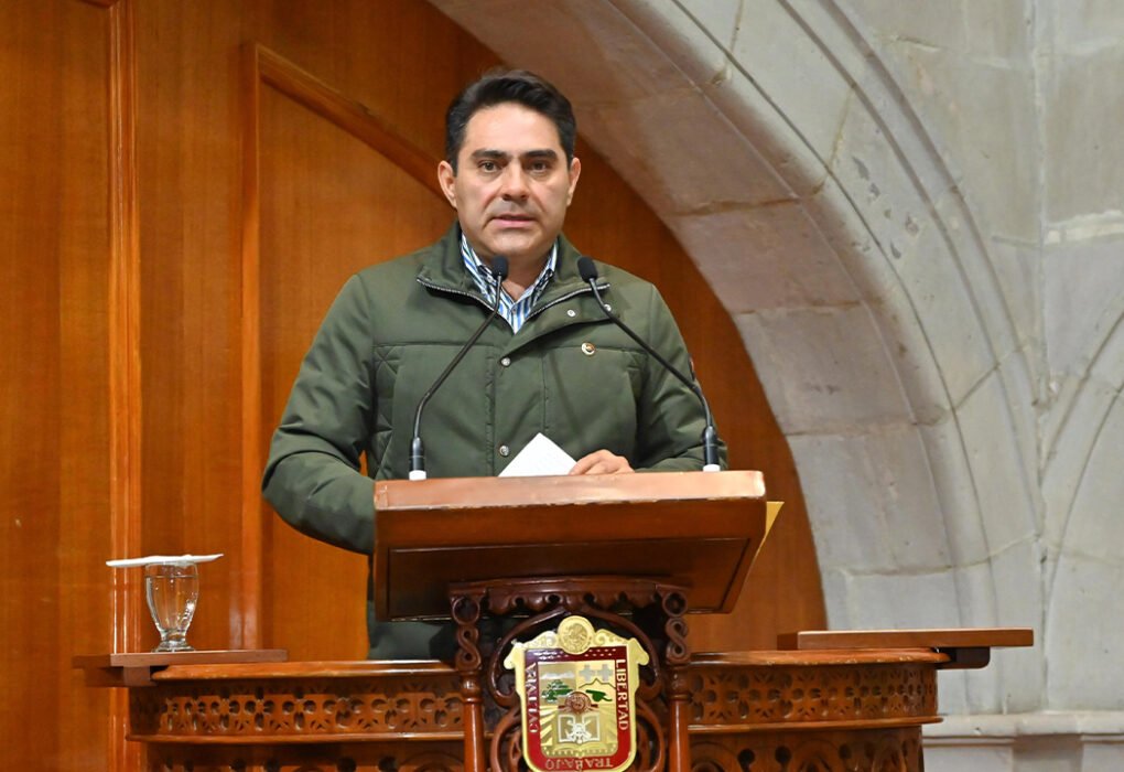 Analiza Congreso mexiquense iniciativa de estacionamiento gratuito por una hora