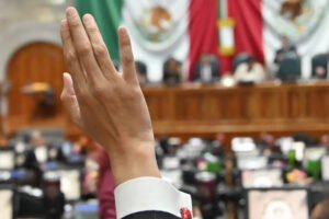 Congreso mexiquense avala prohibir la doble nacionalidad a candidatos