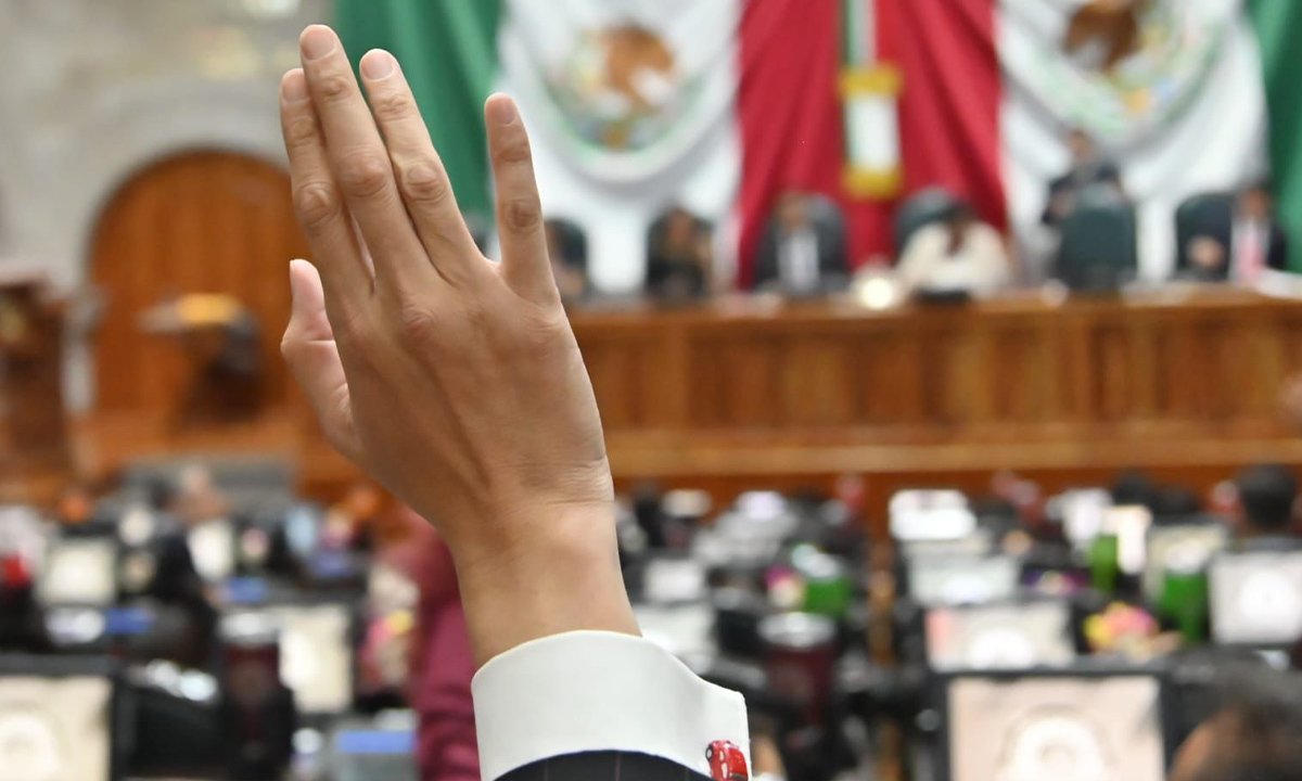 Congreso mexiquense avala prohibir la doble nacionalidad a candidatos