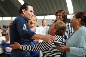Enrique Vargas encabeza ranking de popularidad de senadores