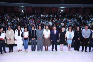 Entregan 800 títulos de propiedad a familias de 13 municipios mexiquenses