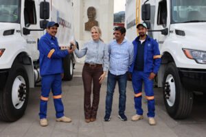 Huixquilucan suma cinco camiones de basura y once vehículos utilitarios