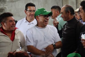 Manuel Vilchis supervisa obras en tres barrios de Zinacantepec