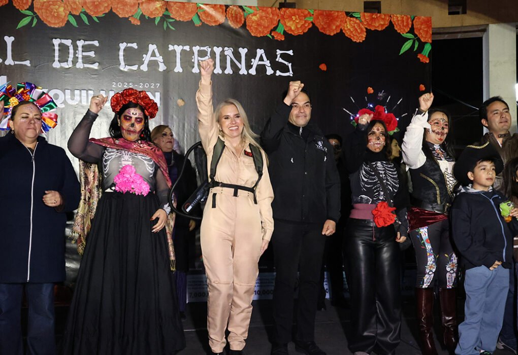 Más de 3 mil personas corren y desfilan en Huixquilucan por el Día de Muertos