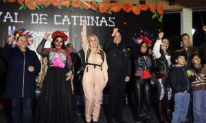 Más de 3 mil personas corren y desfilan en Huixquilucan por el Día de Muertos