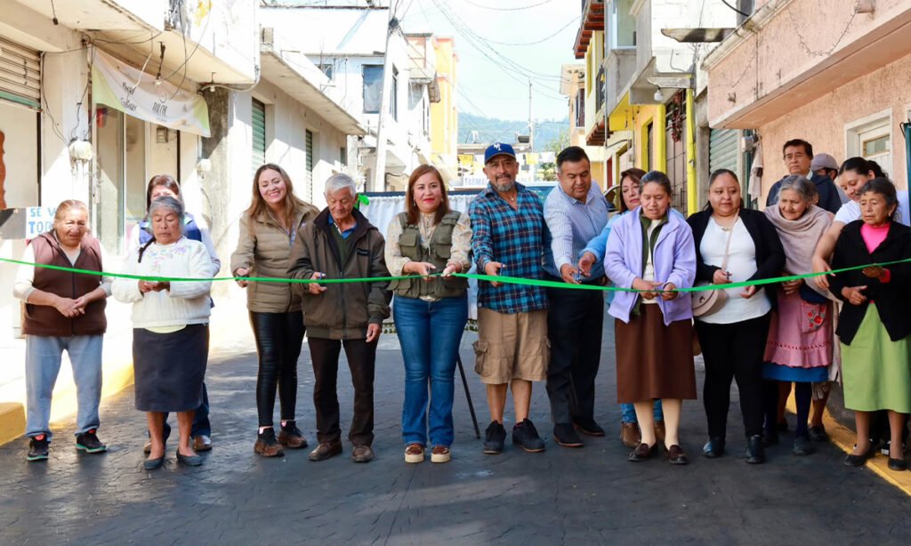 Ocoyoacac inaugura calle Vicente Guerrero en San Jerónimo Acazulco