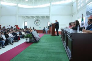 PJEdomex entrega sentencias de usucapión a 212 familias