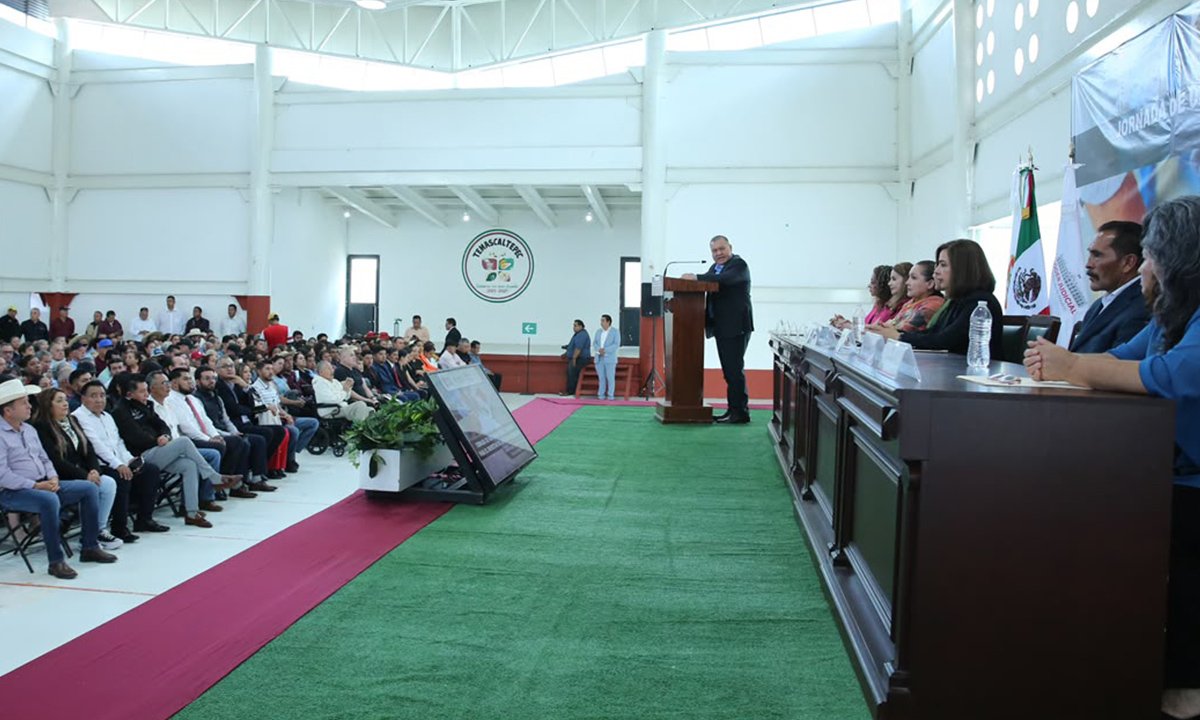 PJEdomex entrega sentencias de usucapión a 212 familias