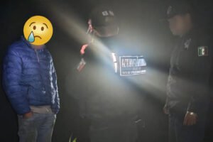 Rescatan a automovilista atrapado en fango de Temascaltepec