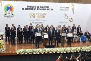 SMSEM cumple 74 años con ceremonia en Toluca