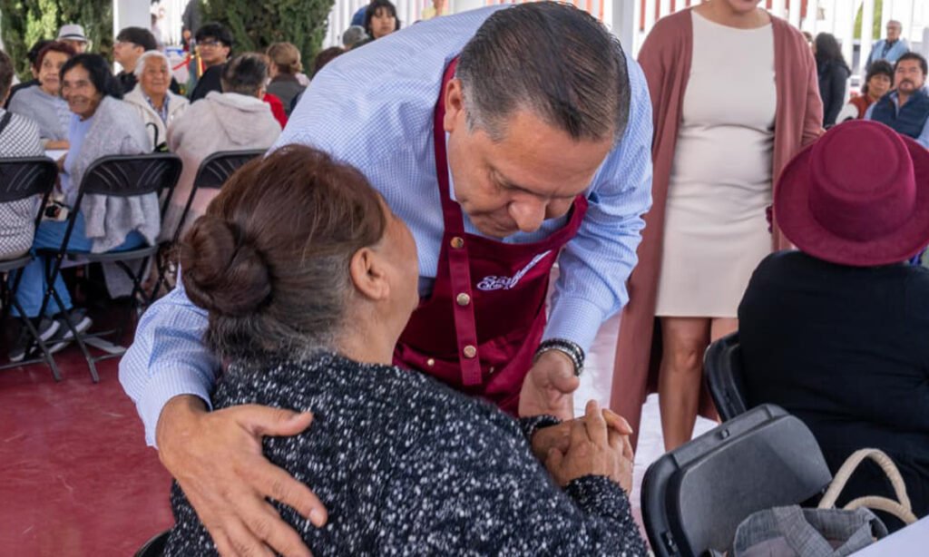 Toluca realiza certamen de recetas tradicionales con adultos mayores