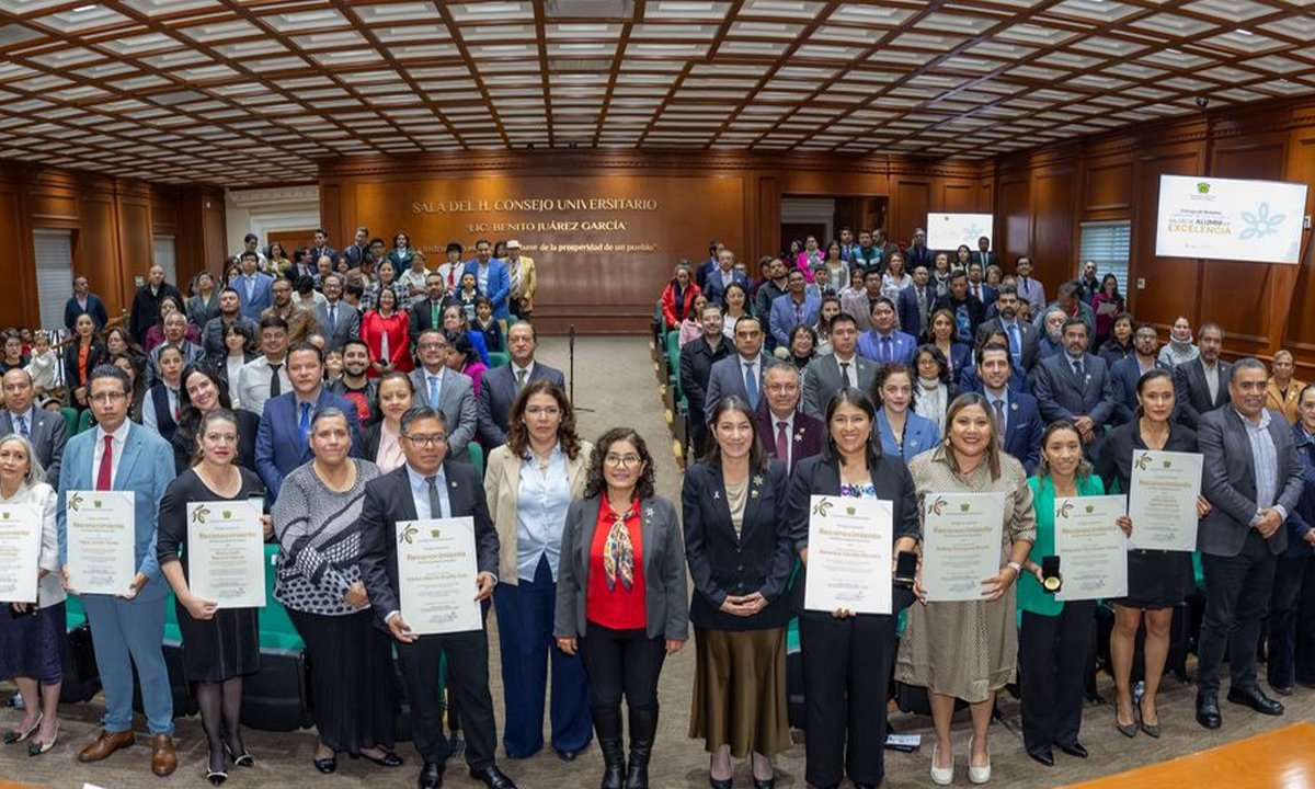 UAEMéx distingue a 12 egresados en el Salón de Alumni de Excelencia