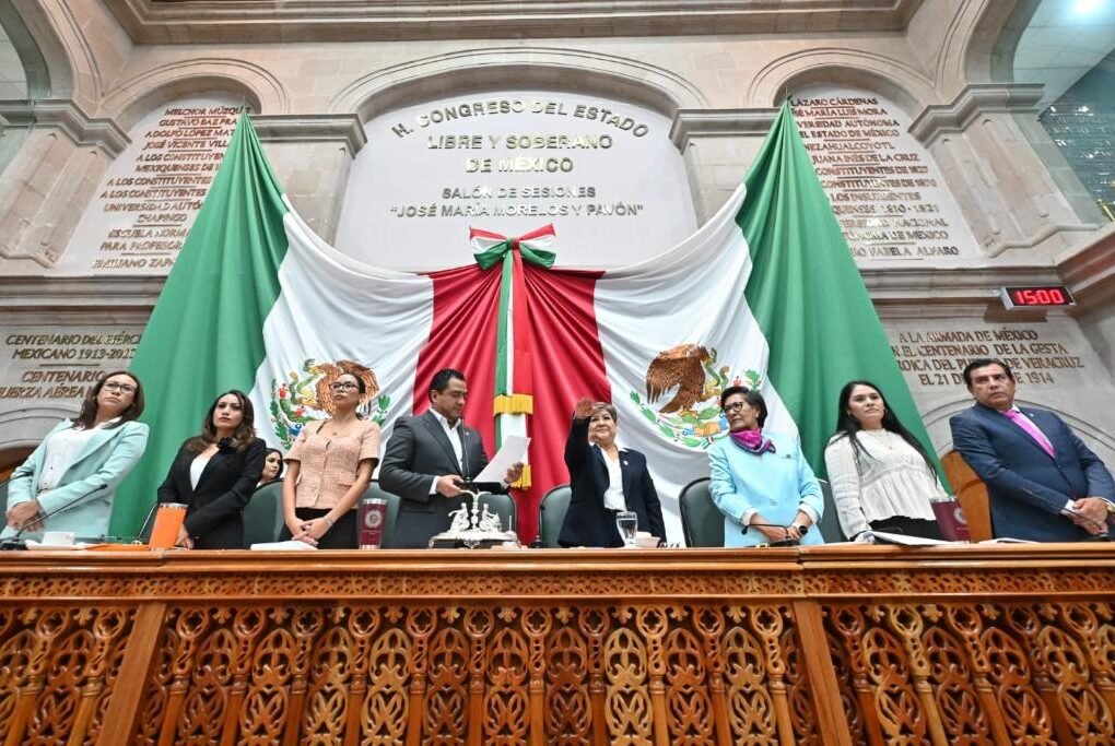Comparece secretaria de la Contraloría