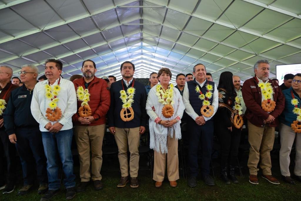 asisten al informe regional en Donato Guerra