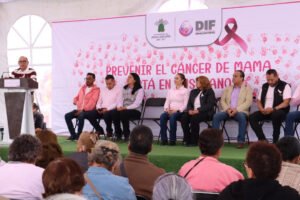 Entregan en Zinacantepec pelucas oncológicas por Octubre Rosa