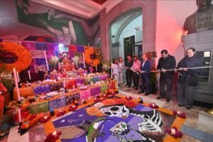 ofrenda monumental de Día de Muertos