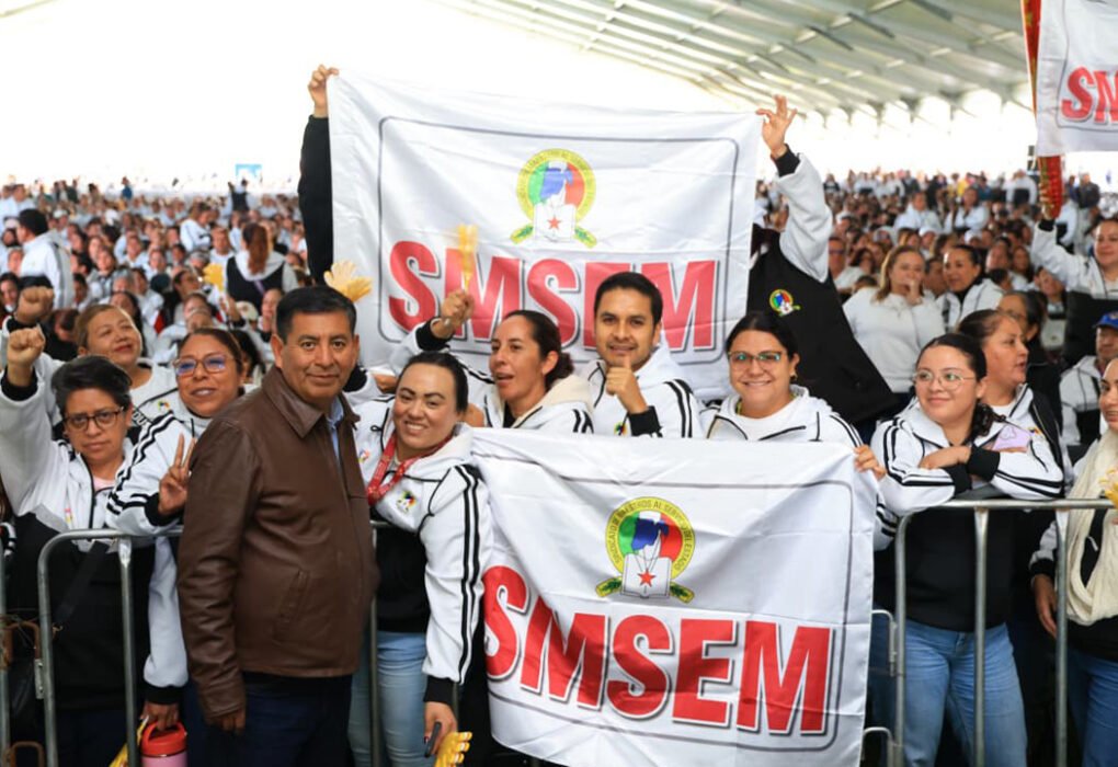 Más de 10 mil docentes del SMSEM acompañan a Delfina Gómez en informes regionales