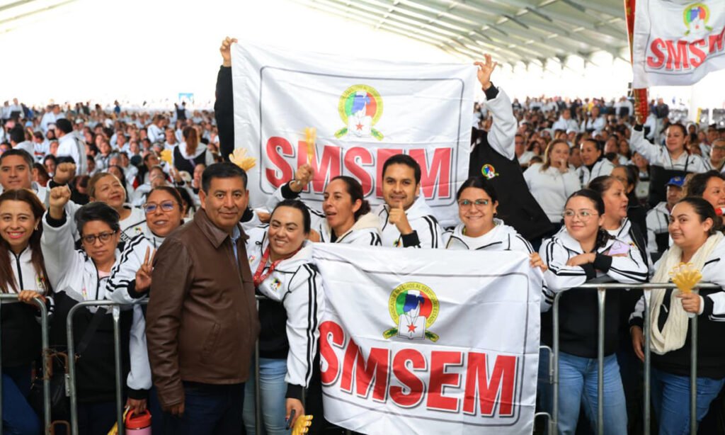 Más de 10 mil docentes del SMSEM acompañan a Delfina Gómez en informes regionales